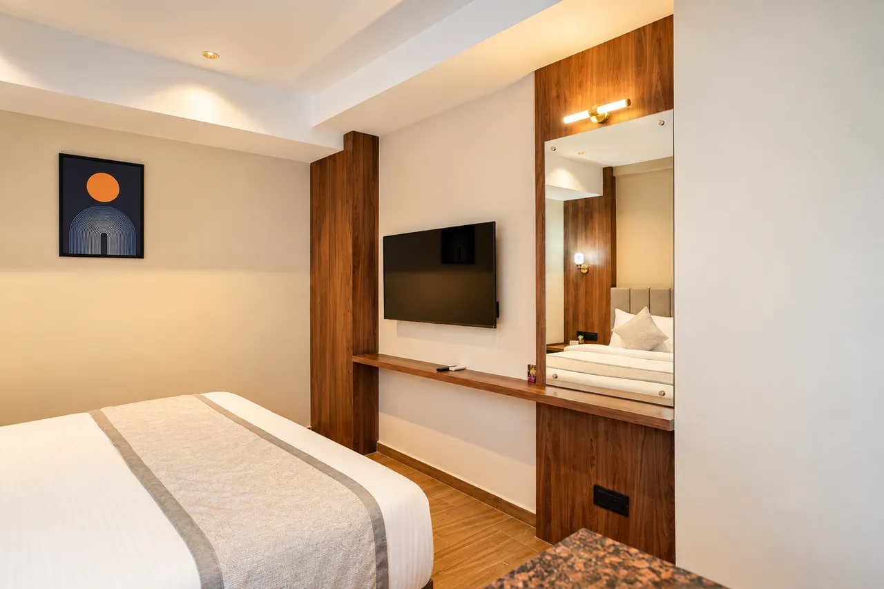 Deluxe Room preview at Hotel Pumerai Honnavar